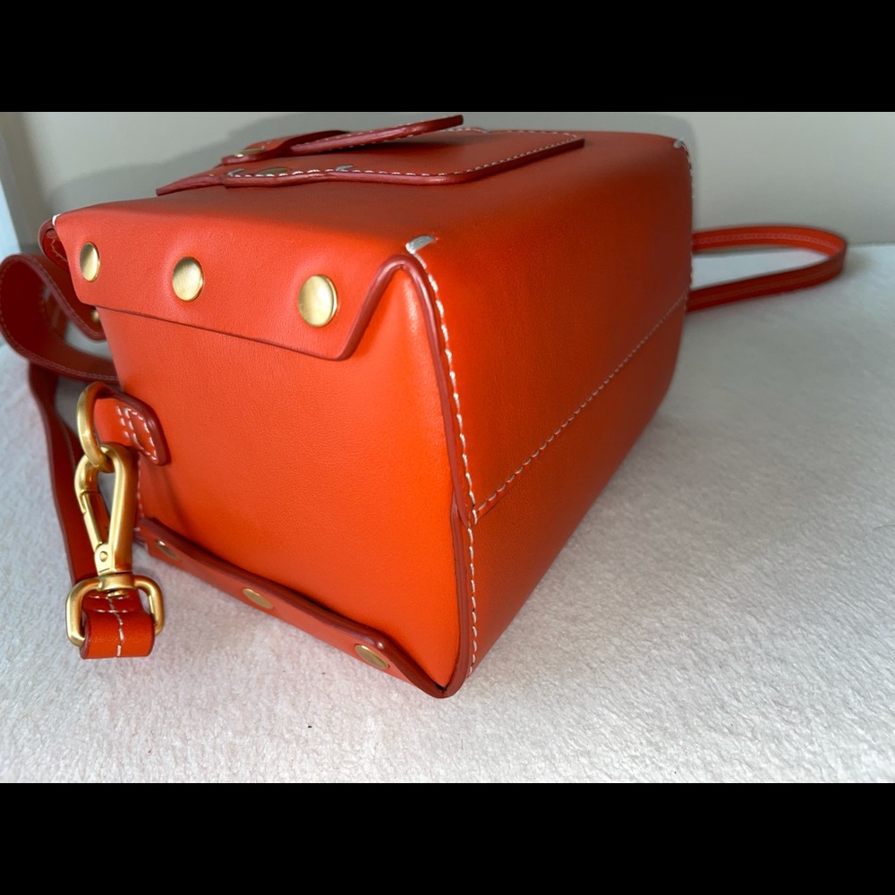 Paris based Belgian designer Cédric Charlier Made in Italy Runway bag Mint - Picture 8 of 12